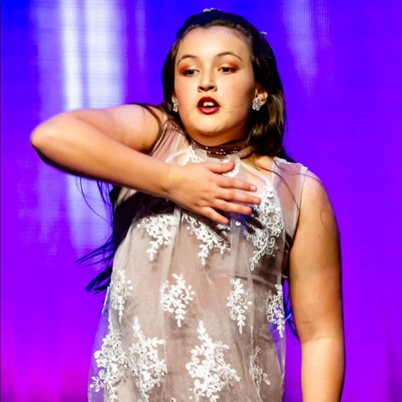 Meet your Posher, Tracy - Picture 1 of 1